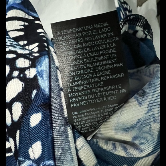 Chicos Travelers SZ 3 Or LG Stretch 3/4 Sleeve Top Blouse Shells Blue White EUC - Picture 9 of 9